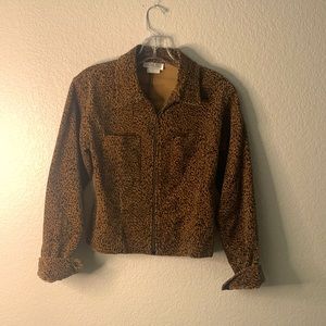 Like new no Tears or stains